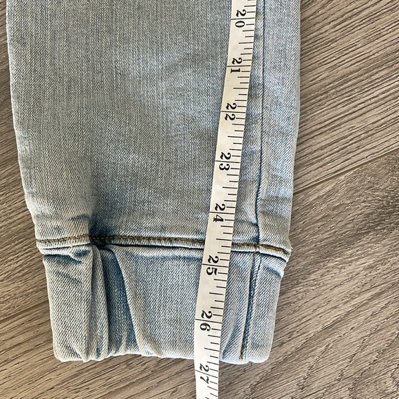 Almost Famous Light blue Cargo Pull on jeans with elasticized cuffs. - Picture 7 of 9